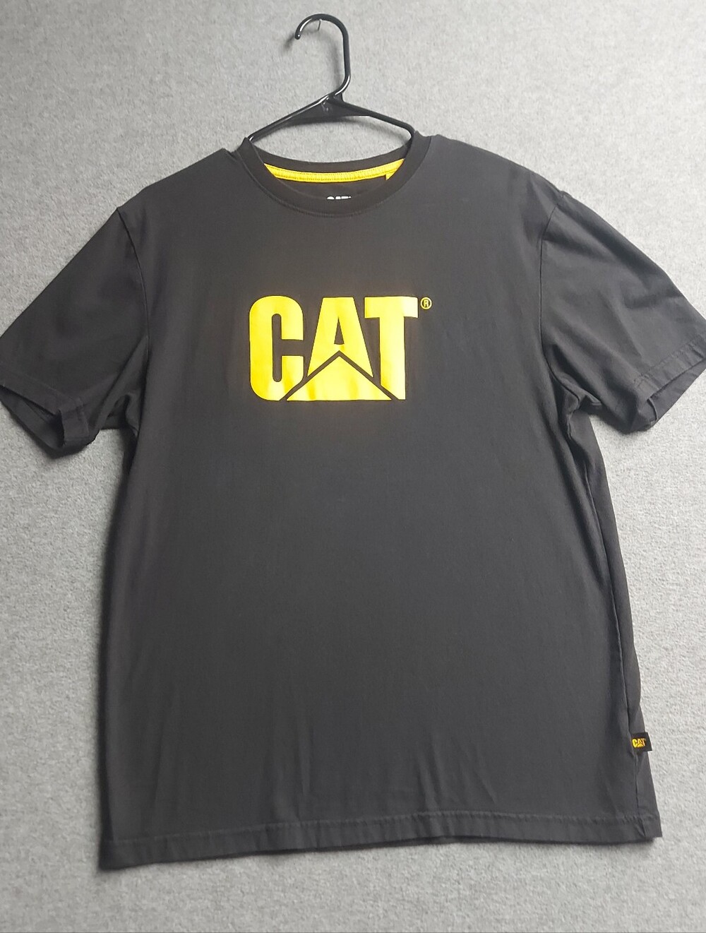 Caterpillar CAT Black Yellow Logo Graphic T-Shirt Small